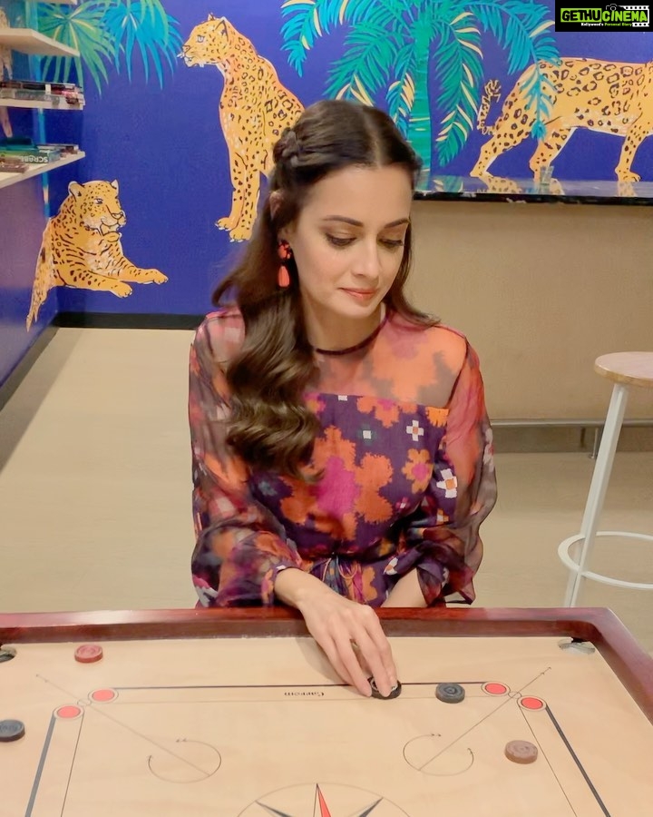 Dia Mirza Instagram - Carrom board please? #FridayFeeling India
