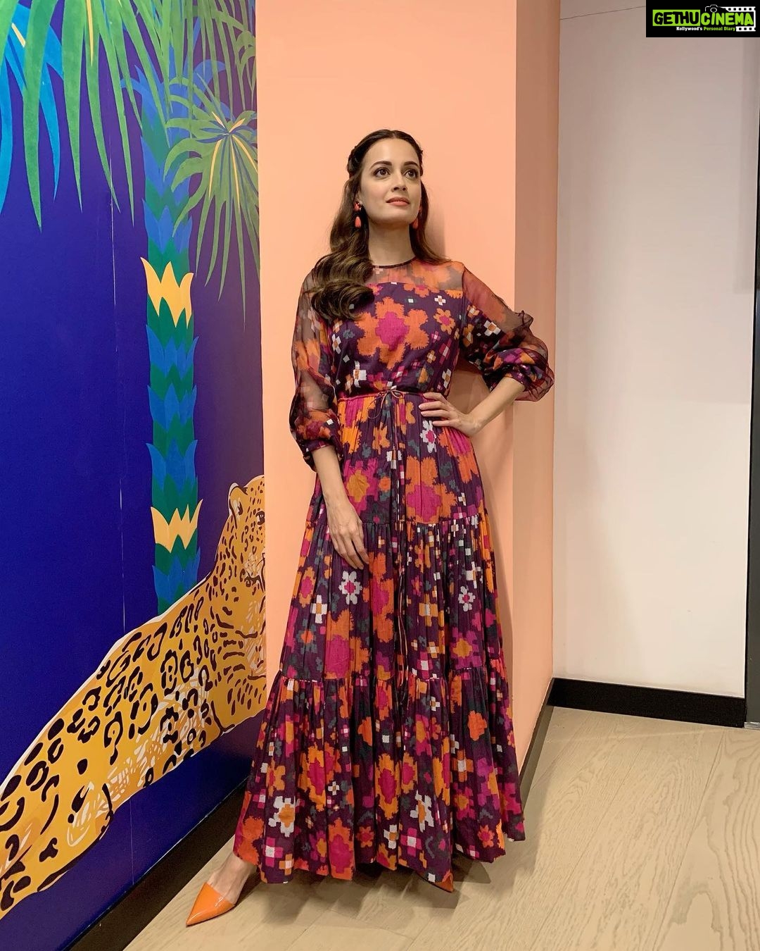 Dia Mirza Instagram - Pop! Wearing @saakshakinni and @curiocottagejewelry. Styled by @theiatekchandaney, assisted by @jia.chauhan. Managed by @jainisha_shah @exceedentertainment. Hair by @sajzdot