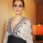 Dia Mirza Instagram - Hey! I see some pretty rough days too... But I pull myself together, work, love and laugh. It always makes everything better ❤️ #WednesdayWisdom Outfit @taruntahiliani Ear Cuffs @minerali_store Hair by @shraddhamishra8 Styled by @theiatekchandaney Assisted by @Jia.chauhan Managed by @jainisha_shah @exceedentertainment #LaterGram #EventDiaries #Hustle
