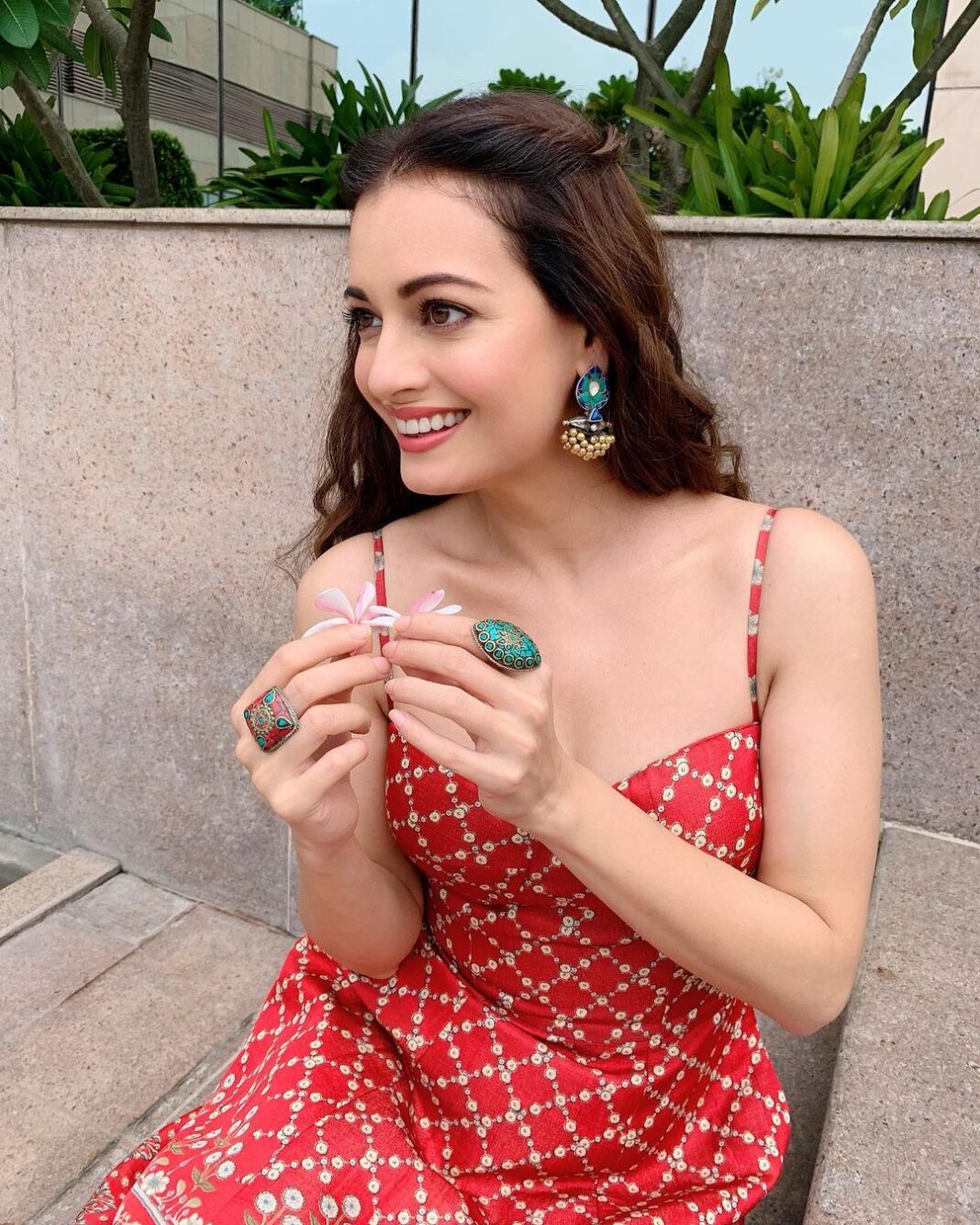 Dia Mirza Instagram - “Raise your words, not voice. It is rain that grows flowers, not thunder.” - Rumi #sundaymood