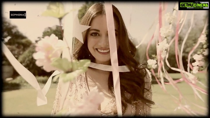 Dia Mirza Instagram - Beauty lies in accepting all our imperfections. We are all perfect just the way we are. As mentor to the @missindiaorg North and South Zone this year, life came a full circle. And what an incredible journey it’s been! I was often told my lips were too thin, my smile too wide, I was too pretty to play a particular part... but I never allowed other people to define my personal image. Over the years I’ve learnt to respect my body, nourish my mind and soul and most importantly to never allow a feeling of entitlement to determine my choices. Grateful for the opportunities that have come my way and even more grateful for the obstacles/failures, because they only strengthened my spirit. My message to every girl at the contest was “be yourself and trust yourself”. #FeminaMissIndia2019 #MissIndiaTheDream #SundayVibes Outfit @sharnitanandwana Make up @tush_91 Hair @harryrajput64 Styled by @theiatekchandaney Assisted by @Jia.chauhan Managed by @jainisha_shah @exceedentertainment