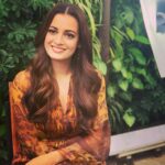 Dia Mirza Instagram - “ye bichhadna milnaa hee toh shayad mohabbat hai apne pyaar ko woh de denaa jiski usey zaroorat hai……. hum dono they qaid kahin apni samajh ki salaakhon mein tumne aise rihaa kiyaa khud aazaadi sharmaaiyee thi” - @swanandkirkire Thank you for the incredible humanity each one of you is displaying with your love for #Kaafir ❤️🙏🏻 Soaking in this love with so much gratitude! The #KaafirEffect @bhavani.iyer @chinxter @siddharthpmalhotra @merainna @pratik8shah @zee5premium