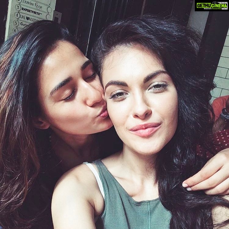 Disha Patani Instagram - Happy b'day my sister sanischeeeee❤️❤️❤️❤️ love you to the moon and back my crazy other half❤️❤️🌸