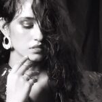Disha Patani Instagram - @adornindia #behindthescenes makeup and hair @fialkinam Photographer @saurabhdua ❤️