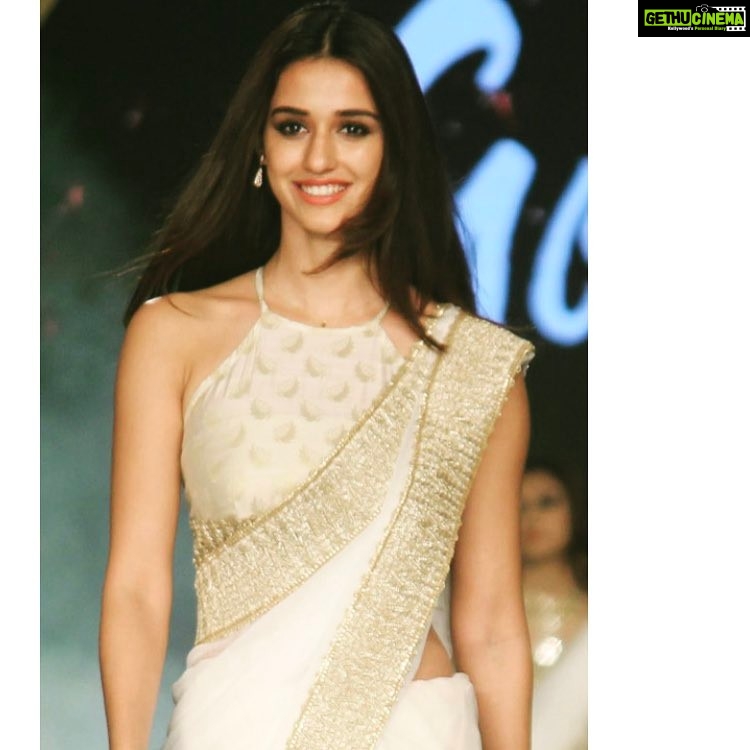 Disha Patani Instagram - ❤️❤️#spreadlove ❤️