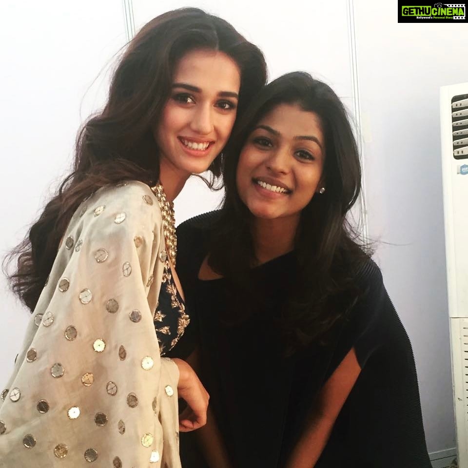 Disha Patani Instagram - It was a pleasure walking the ramp wearing such a wonderful outfit. 😍😍 Thank you @Jayantireddy14 @Jayantireddylabel 😘❤ @lakmefashionwk #LakmeFashionWeek #Fashion