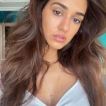 Disha Patani Instagram – #makeupbyme💄 😝🌸