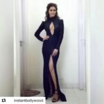 Disha Patani Instagram - #Repost @instantbollywood with @repostapp ・・・ Disha Patani looks pretty in Black for the Jio Filmfare Awards last night @InstantBollywood ❤❤❤ . . #dishapatani #bollywood #jiofilmfareawards #filmfareawards2017