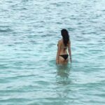 Disha Patani Instagram - Trying some yoga in water 😜😜 effects of #kungfuyoga 😜😊😊 releasing on 3 feb ❤️