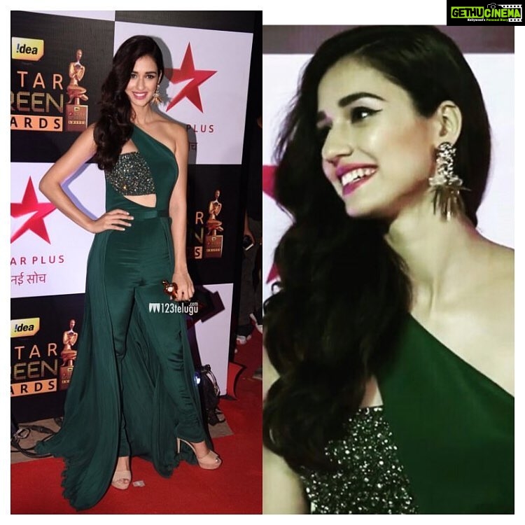 Disha Patani Instagram - #starscreenawards2016 styling @leepakshiellawadi outfit @officialswapnilshinde hair @marcepedrozo makeup @flaviagiumua ❤️❤️❤️❤️❤️