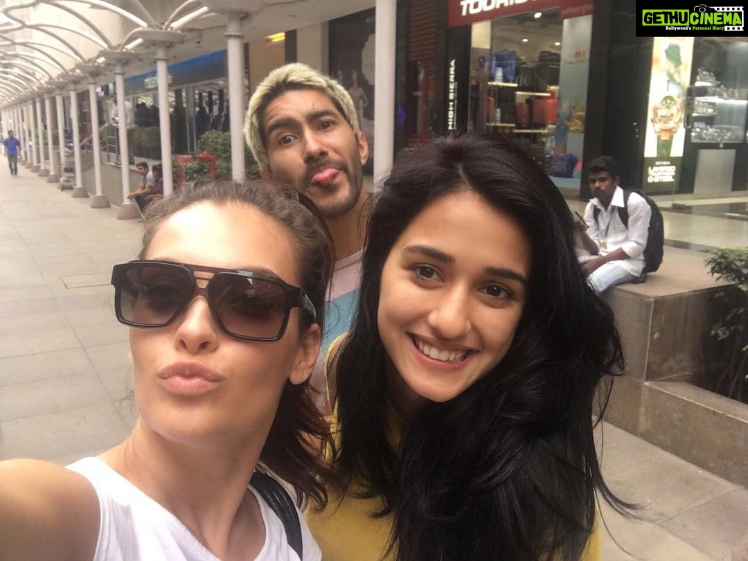Disha Patani Instagram - The gang picture @marcepedrozo @sanja_s24 ❤️❤️❤️❤️❤️