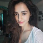 Disha Patani Instagram - Bye Bye dull selfies! @GioneeIndia’s S6s with #SelfieFlash lets me take bright selfies anytime, anywhere. Who needs light anyway? 🌺❤️❤️🙊