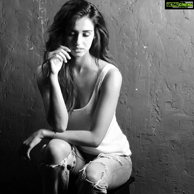 Disha Patani Instagram - Wasso much fun shooting with @rohanshrestha ❤️❤️❤️ hair @marcepedrozo makeup @flaviagiumua styling @sumeet.gade #behindthescenes