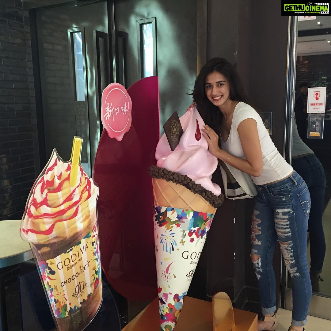 Disha Patani Instagram - My heaven #godiva ❤️❤️❤️❤️❤️❤️❤️