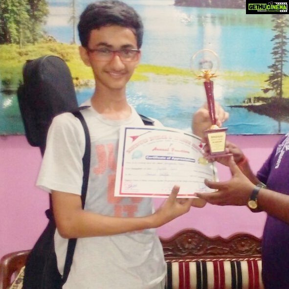 Disha Patani Instagram - Happy b'day my little brother #suriii so proud of you❤️❤️❤️ @khushboo_patani 🤓🤓