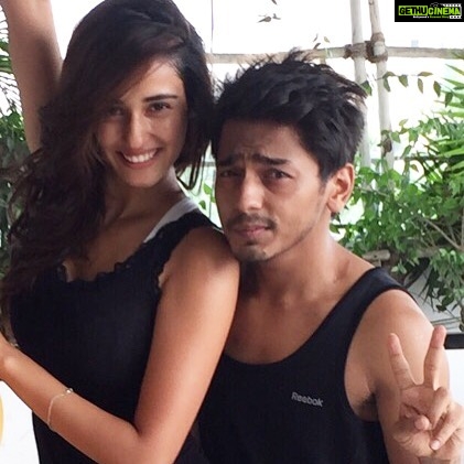 Disha Patani Instagram - Thank you @hvardhankhemka for being my dance guru!!! Love you hersheyzzzzz, you made me a better and more hardworking dancer! Love you !! Cheers @themiddlebeatdancecompany ❤️❤️❤️