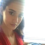 Disha Patani Instagram – Early Morning call time everyday!! Thanks to makeup for hiding the dark circles n puffiness 💃🏻❤️🙈🙈