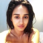 Disha Patani Instagram - Morning dead faces 😓😓😓😓 everyday early call time, let me see the sun today 🌺🌺🌺💃🏻🔥🔥