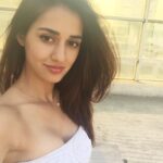 Disha Patani Instagram - Good Morning❤️❤️❤️❤️❤️❤️ have the best day🌺🌺