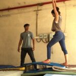 Disha Patani Instagram – Morning training with the coachy @rahulsuryavanshi27 🌺🌺🌺 #practise#practise#tillthetimeyougetitright