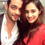 Disha Patani Instagram - A very happy b'day to my santa @sam__merchant may you have the best year ahead🌺🌺🌺🌺🌺🌺🌺 god bless you😊😊🌺