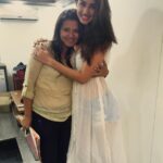 Disha Patani Instagram - My darling baby @alka_bhandari_ love love❤️❤️🌺🌺❤️❤️