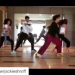 Disha Patani Instagram - 👯🌺🌺 @tigerjackieshroff @jueevaidya @pareshshirodkar part 3/3