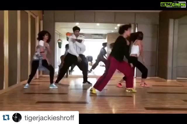 Disha Patani Instagram - π―πΊπΊ @tigerjackieshroff @jueevaidya @pareshshirodkar part 3/3
