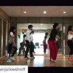 Disha Patani Instagram - 👯👯🌺🌺🌺 @tigerjackieshroff @jueevaidya @pareshshirodkar part 1/3