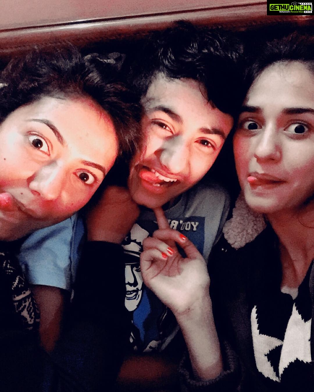 Disha Patani Instagram - Complete us❤️❤️❤️❤️❤️ @khushboo_patani suryansh❤️🌺🌺