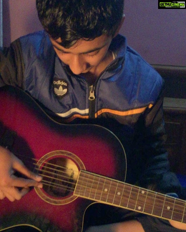 Disha Patani Instagram - My brother playing with the guitar β€οΈπΆπΆπΊπΆπΆπ¦π»