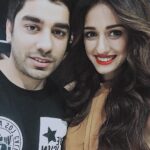 Disha Patani Instagram - Shooting with this super talented @rahuljhangiani 😊😊😊🌺🌺🌺 makeup @flaviagiumua and hair @marcepedrozo my dream team ❤️❤️❤️❤️❤️