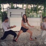 Disha Patani Instagram - With my boys @hvardhankhemka @kyle_coutinho go crazy go banana lol ! There is a point in everybody's life when they loose it 😝😝😝😝😂😂😂😂😂😂 #toabhmanagement apki model bigad gayi #middlebeatdancecompany