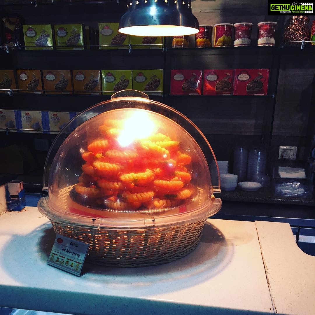 Disha Patani Instagram - And this is the treasure "emarthi" yummm yummmmm ❤️❤️❤️❤️❤️ miss delhii