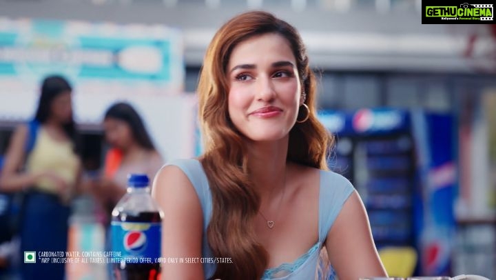 Disha Patani Instagram - Here’s a friendship request no one can refuse #harghoontmeinswag #pepsifriendshippack @pepsiindia