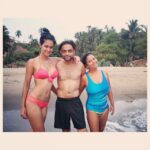 Disha Patani Instagram – Family#cuties#teamtoabh#beach#water#love#sunset#whatelsedoyouneedinlife# @sangeetasikdarbhatia  @varunkatochtoabh