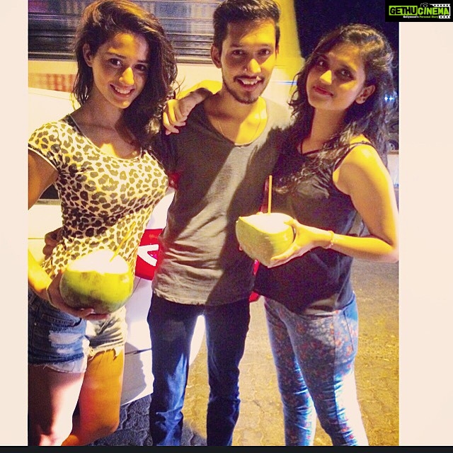 Disha Patani Instagram - I wish i could spend little more time with you guys! Will miss you both soo much! Come back soon😢 !! You guys are adorable! 😇 "Wen you are blessed with such amazing friends what else you need in life"! ☺️