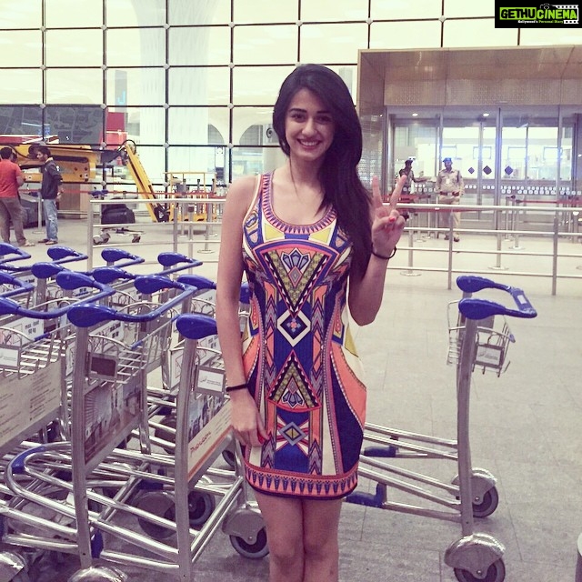 Disha Patani Instagram - Misss travelling, can't wait to check in again! Holiday calling maybe sometime soon ✌️😜