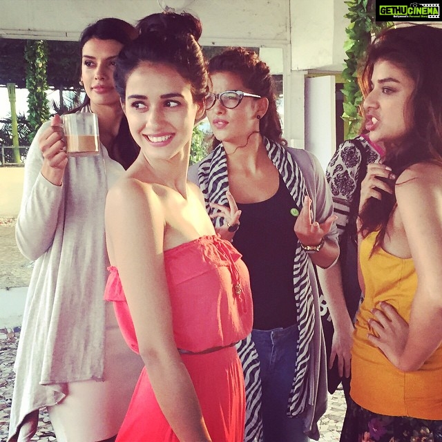 Disha Patani Instagram - Candid moment With my hotties @natasastankovic__ @carla_dennis @gabibertante1 😘😘😘😘😘