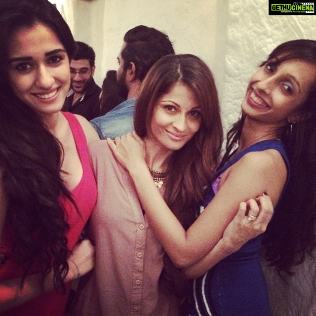 Disha Patani Instagram - My girls#love#happy#fun#posing#mad😍😍