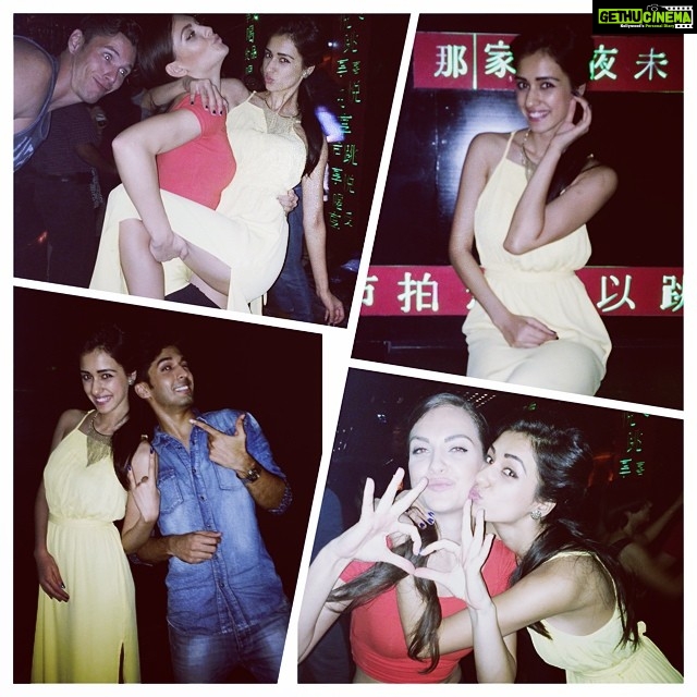 Disha Patani Instagram - Salsa night# finally# super fun# @sanjas24 # @rittvikmudgal #dancelearning salsa# crazy ppl#crazy night 😍😍😍😍😍