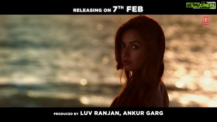 Disha Patani Instagram - Get ready to fall in love and unleash the madness within you with #MalangTitleTrack 🤩 Song out now: Link in bio! #Malang @anilskapoor @adityaroykapur @khemster2 @mohitsuri @vedsharmaofficial @kunaalvermaa @haarshlimbachiyaa30 #LuvRanjan @gargankur82 @bhushankumar @jayshewakramani @luv_films @tseries.official @tseriesfilms @malangfilm @akullofficial @iamdjphukan