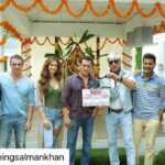 Disha Patani Instagram - Shooting starts today💃🏼 #RadheEid2020 . #Repost @beingsalmankhan ・・・ And the journey begins . . . #RadheEid2020 @sohailkhanofficial @apnabhidu @dishapatani @randeephooda @prabhudheva @atulreellife @nikhilnamit @skfilmsofficial @reellifeproduction