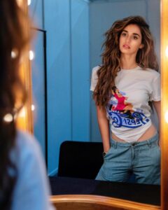 Disha Patani Instagram - 🤟