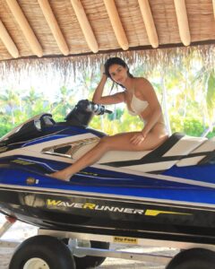 Disha Patani Instagram - Eat sleep swim repeat🌸 so how are you guys celebrating your new years🌊