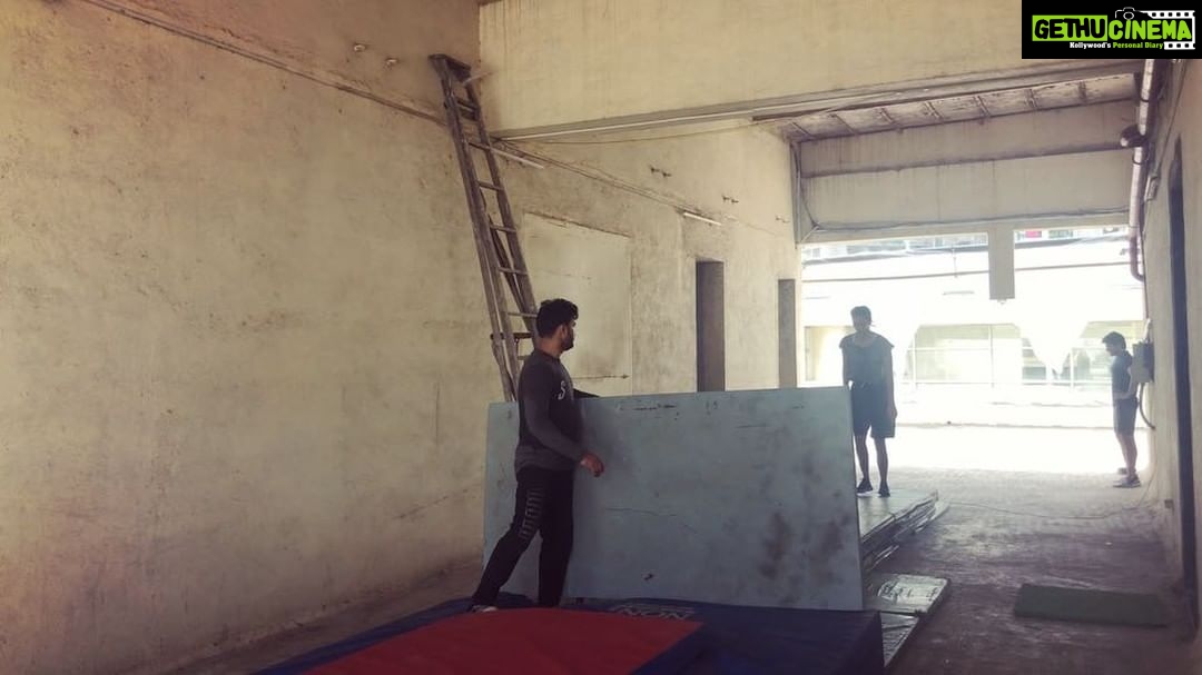 Disha Patani Instagram - Train train❤️ @nadeemakhtarparkour88 🤗