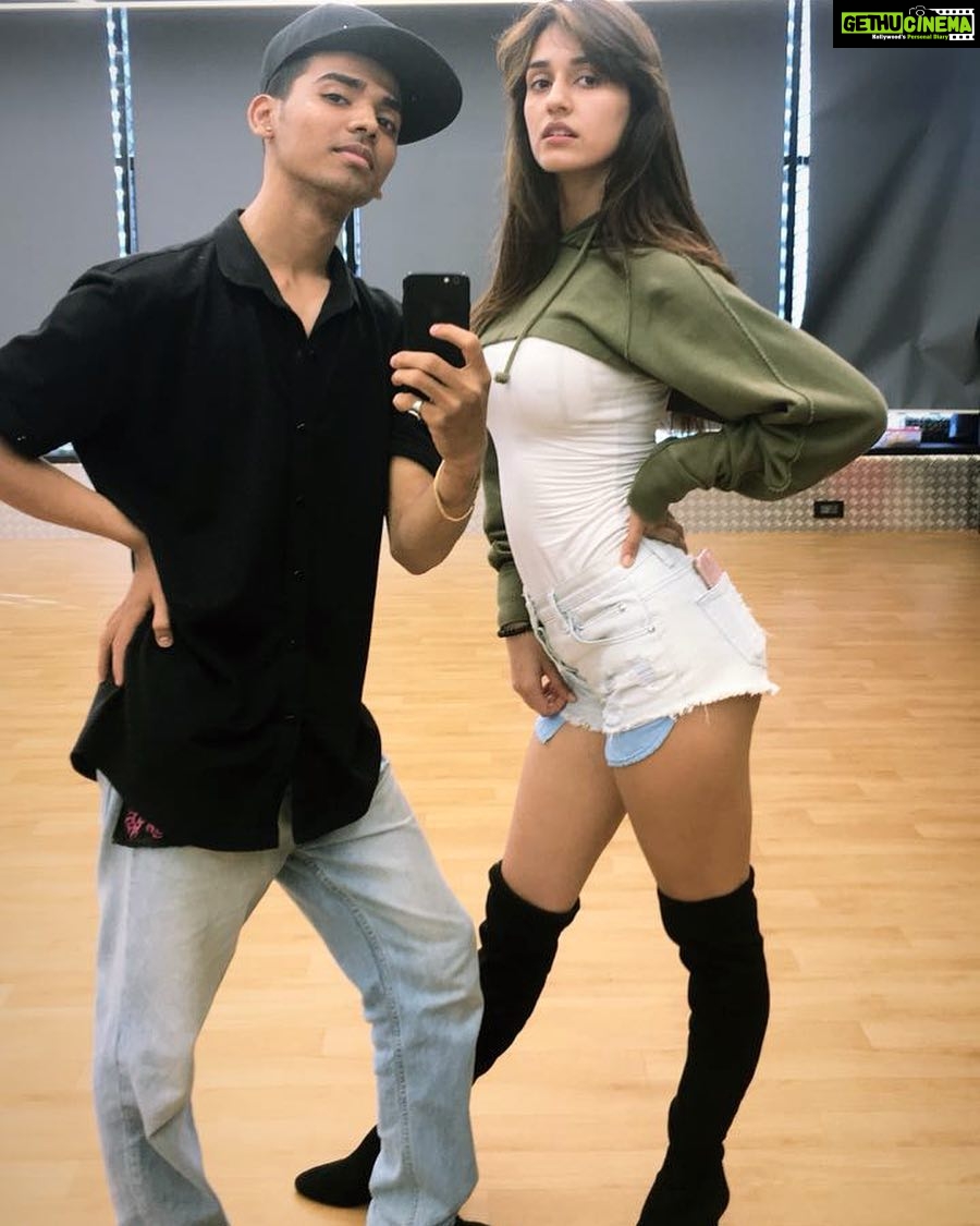 Disha Patani Instagram - Something coming up soon❤️ @jamesdance_ 🤠🤠