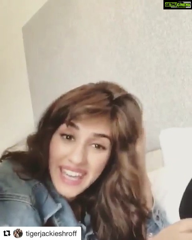 Disha Patani Instagram - #Repost @tigerjackieshroff with @get_repost ・・・ Almost that timeeee... ❤️💪 @dishapatani #Baaghi2in3days #yayyy #Baaghi2onMarch30