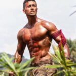 Disha Patani Instagram - Gear up for all the action! Action of #Baaghi2 coming today! #GetReadyToFight 👊🏼 @tigerjackieshroff #SajidNadiadwala @khan_ahmedasas @Nadiadwalagrandson @FoxStarHindi #Baaghi2onMarch30