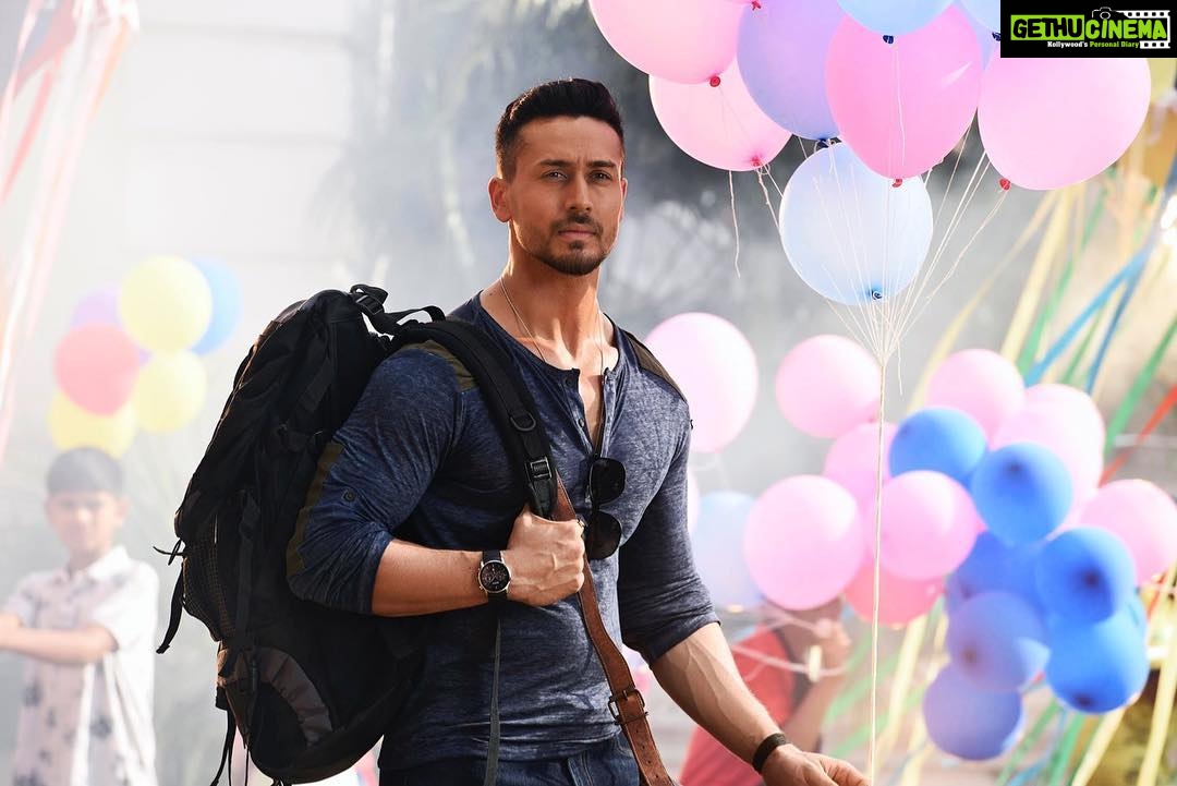 Disha Patani Instagram - Watch Ronnie and Neha’s touching love story! 💞 #LoSafar OUT in 2 Hours! @tigerjackieshroff #SajidNadiadwala @khan_ahmedasas @Nadiadwalagrandson @FoxStarHindi @tseries.official #Baaghi2onMarch30